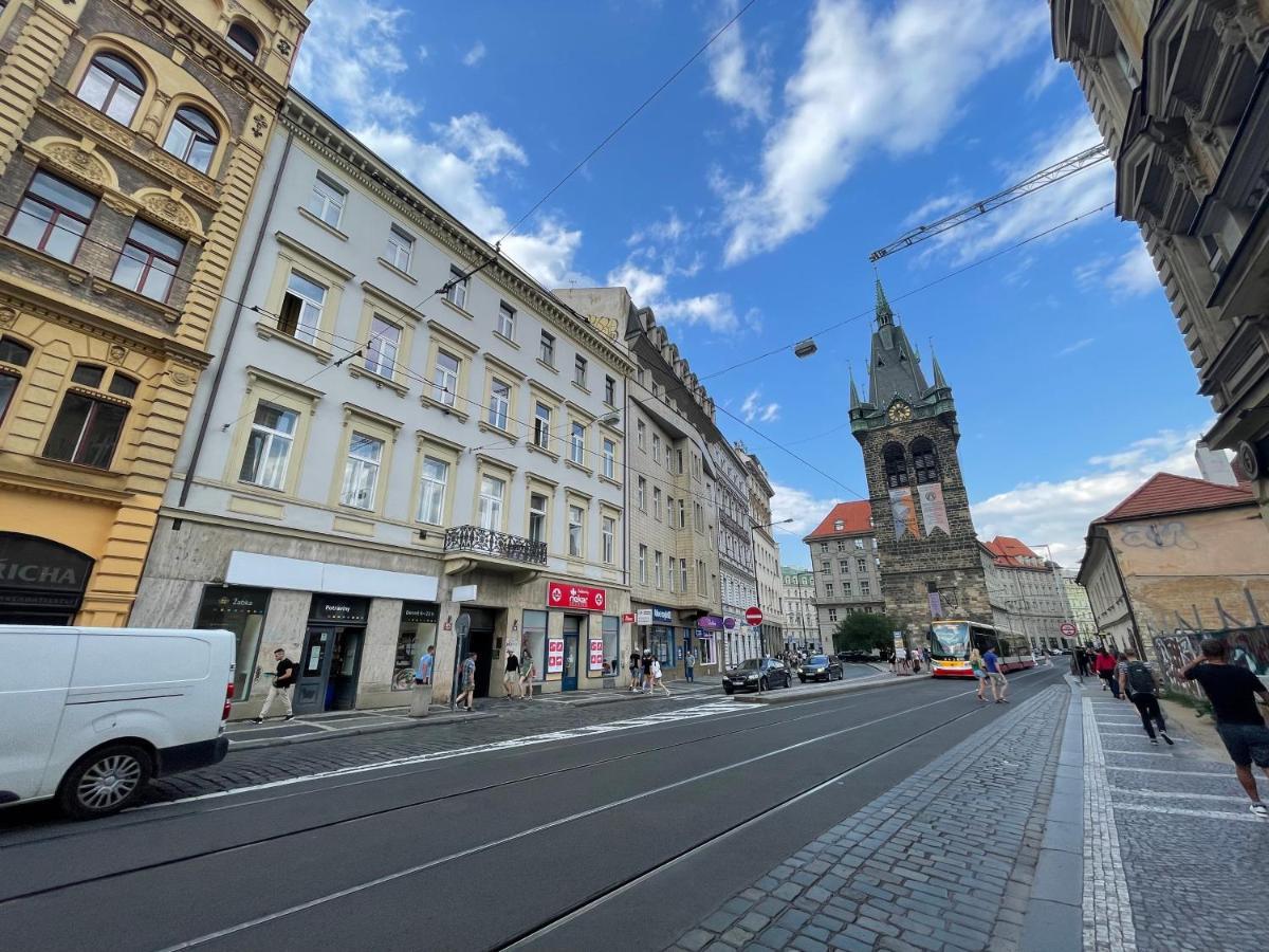 Grand Viceroy Apartments - Gothic Tower View Praag Buitenkant foto