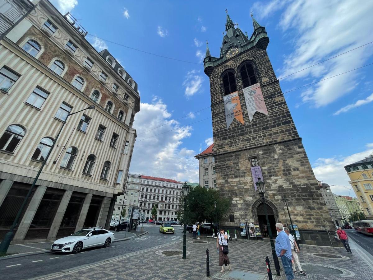 Grand Viceroy Apartments - Gothic Tower View Praag Buitenkant foto
