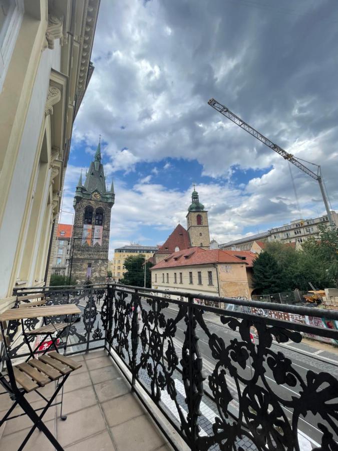 Grand Viceroy Apartments - Gothic Tower View Praag Buitenkant foto